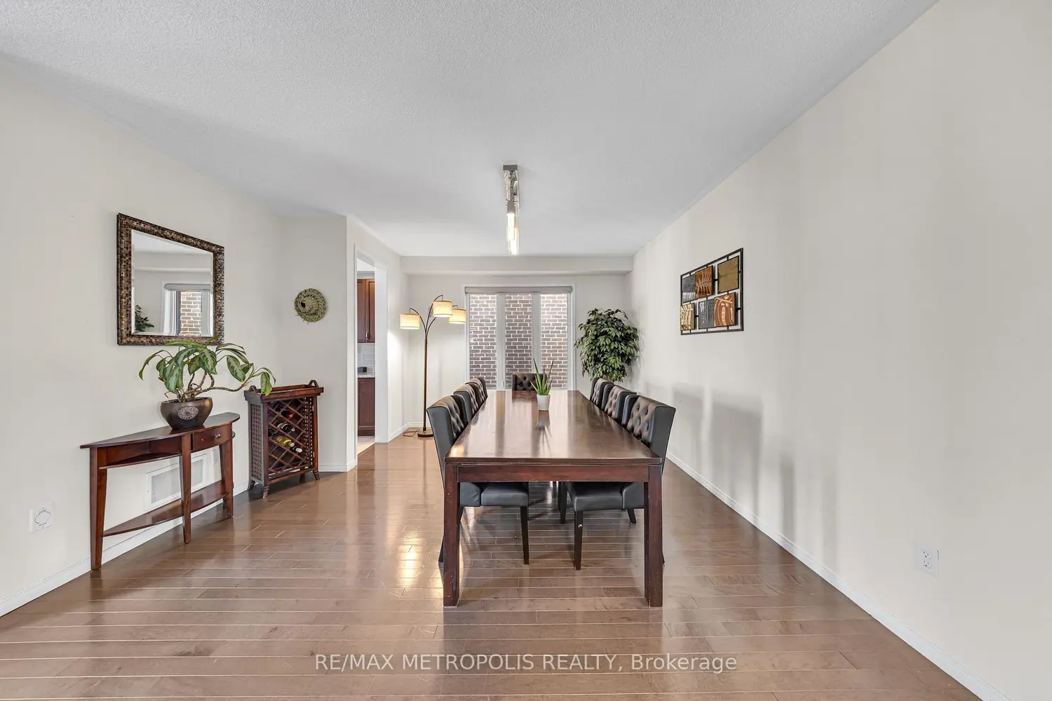 118 Cauthers Crescent photo 4