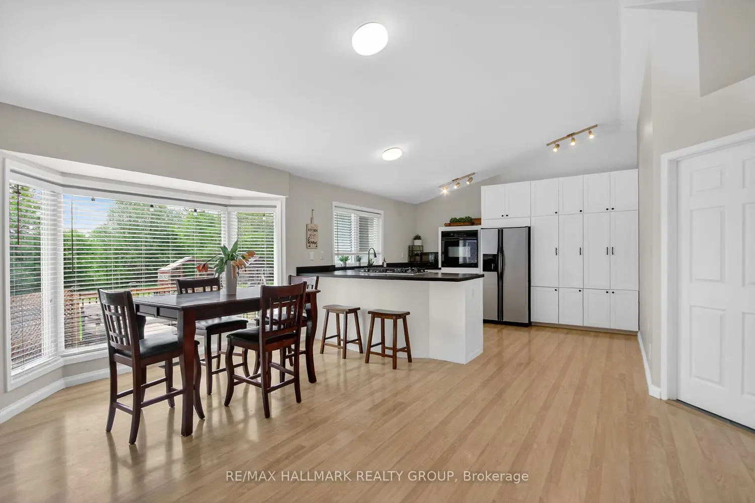 7414 Dawn Tara Drive photo 5