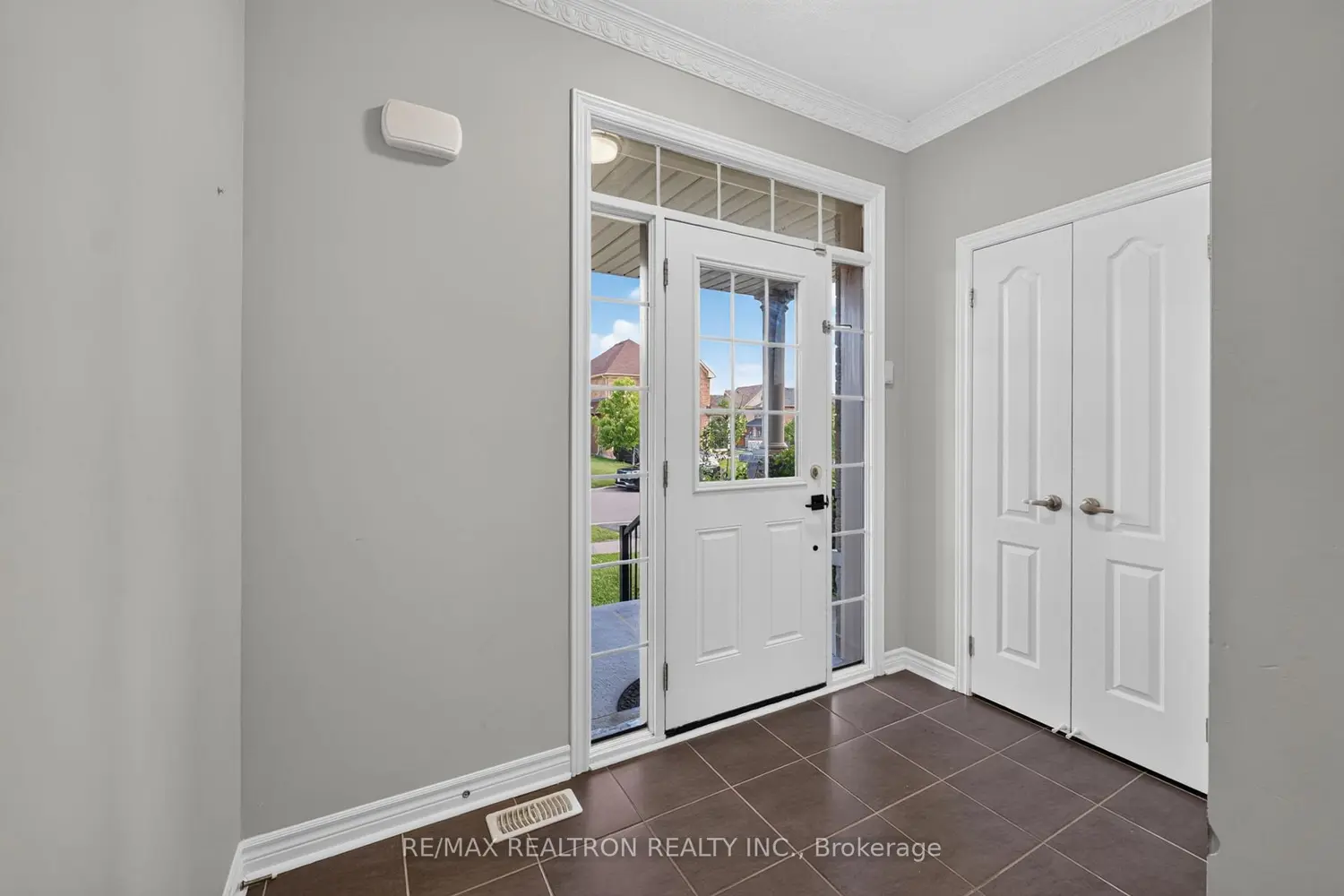 42 Cale Avenue photo 2