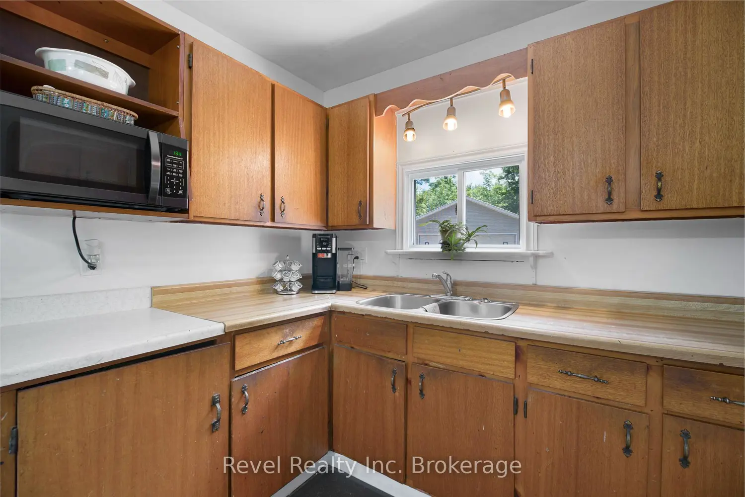 3529 Highway 534 photo 3