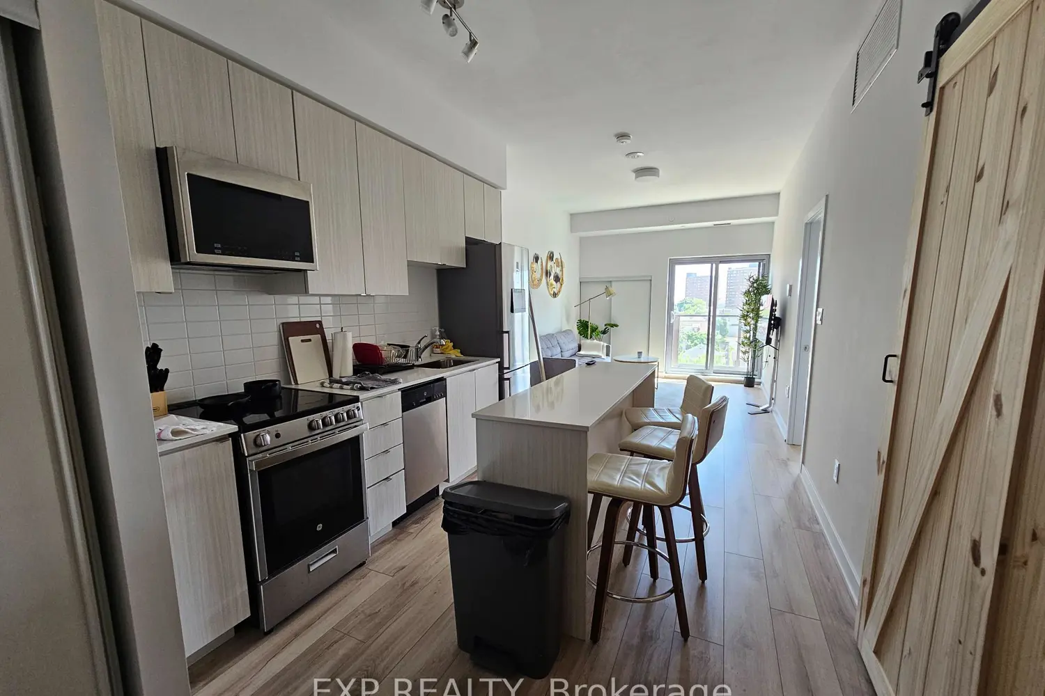 2433 Dufferin Street 703