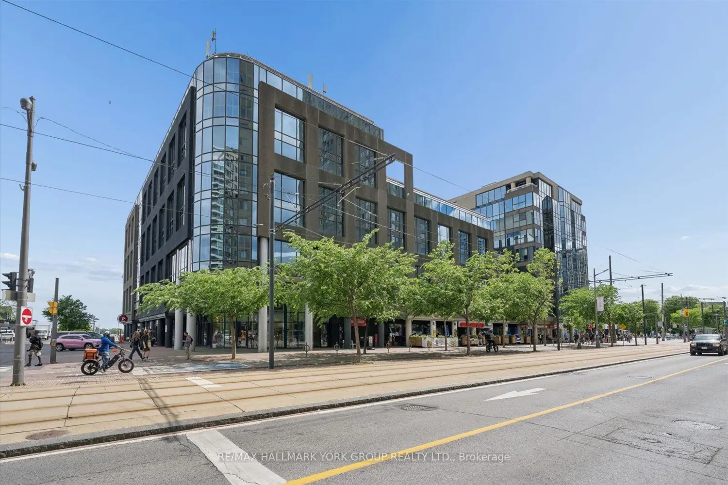 251 Queens Quay #705 photo 3