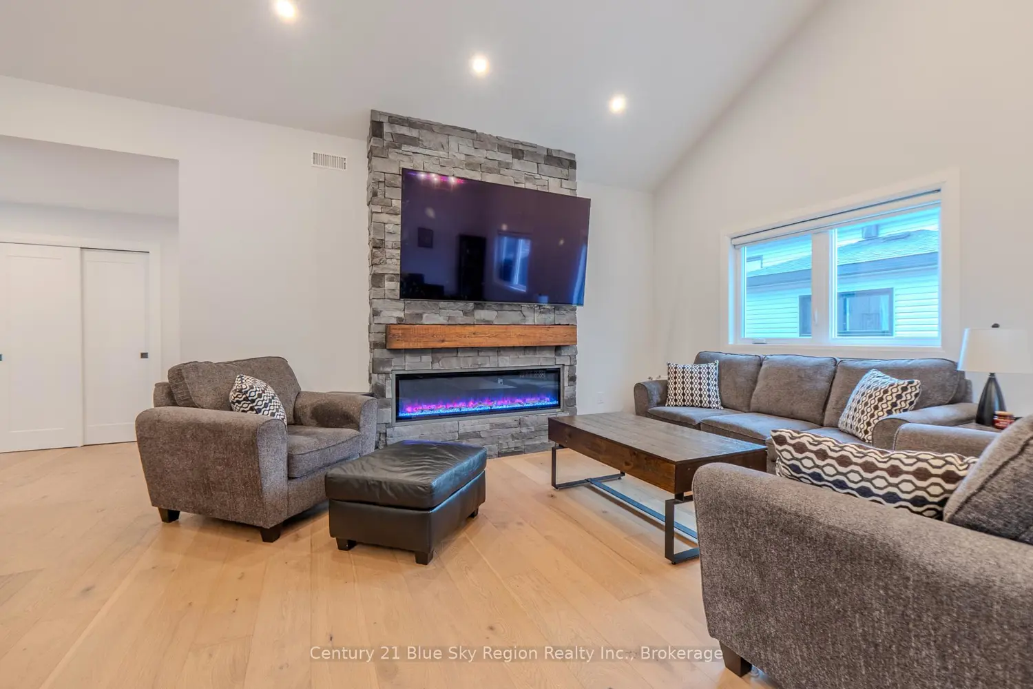 178 Carmichael Drive photo 5
