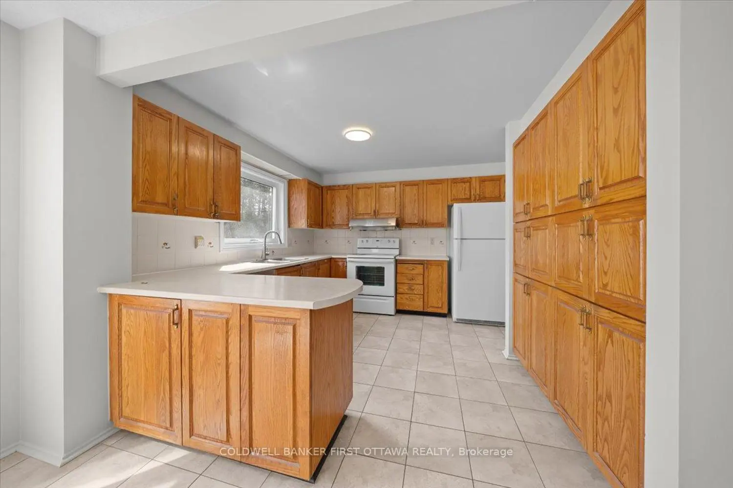 1841 Thistleleaf Crescent photo 4