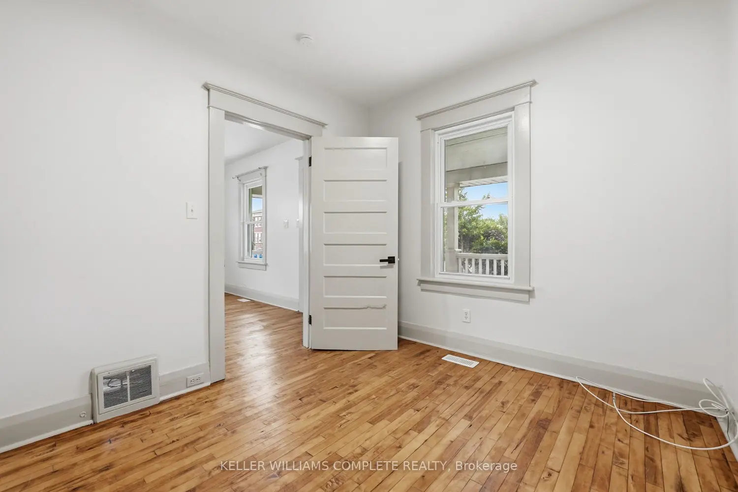 61 Wallace Avenue photo 4