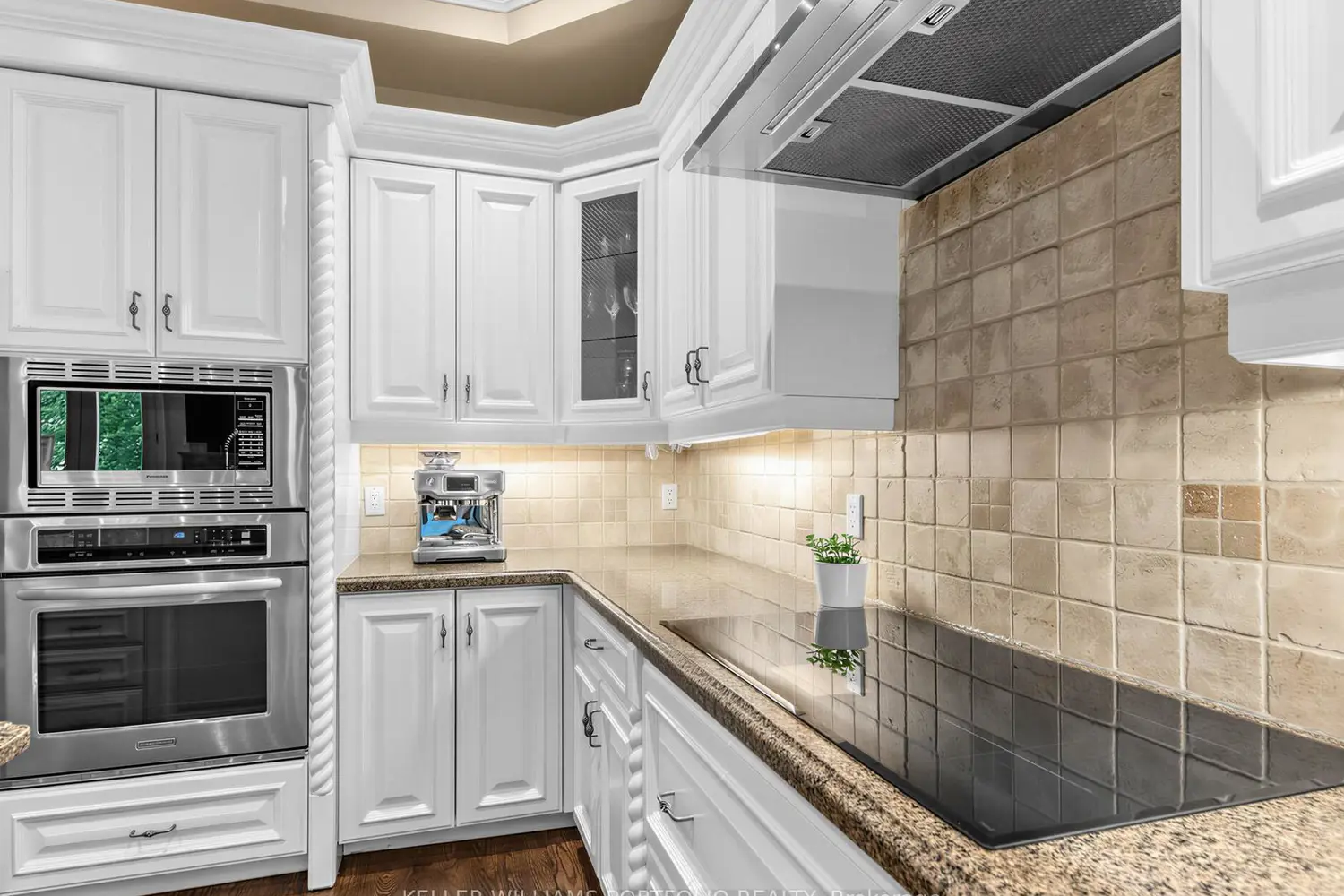 21 Albertus Avenue photo 5