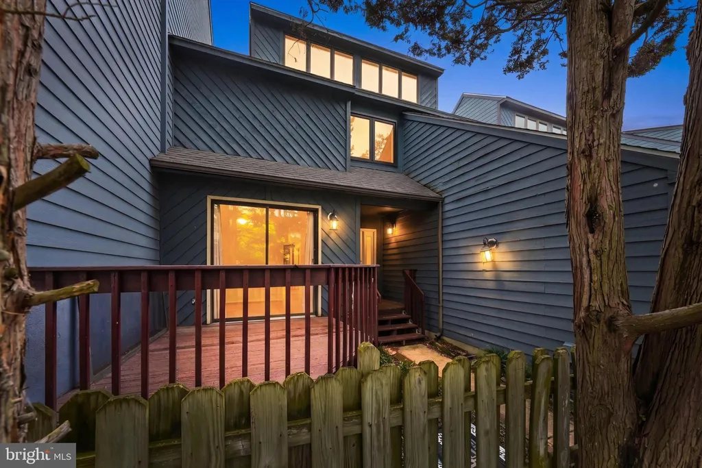 8 Foxtail Court, Newark, DE 19711