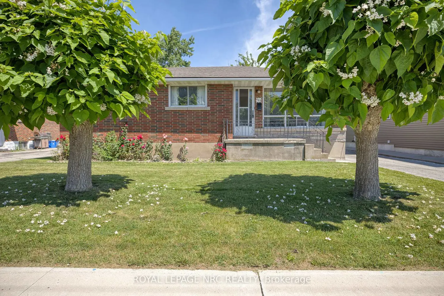 409 Broadway Avenue photo 3