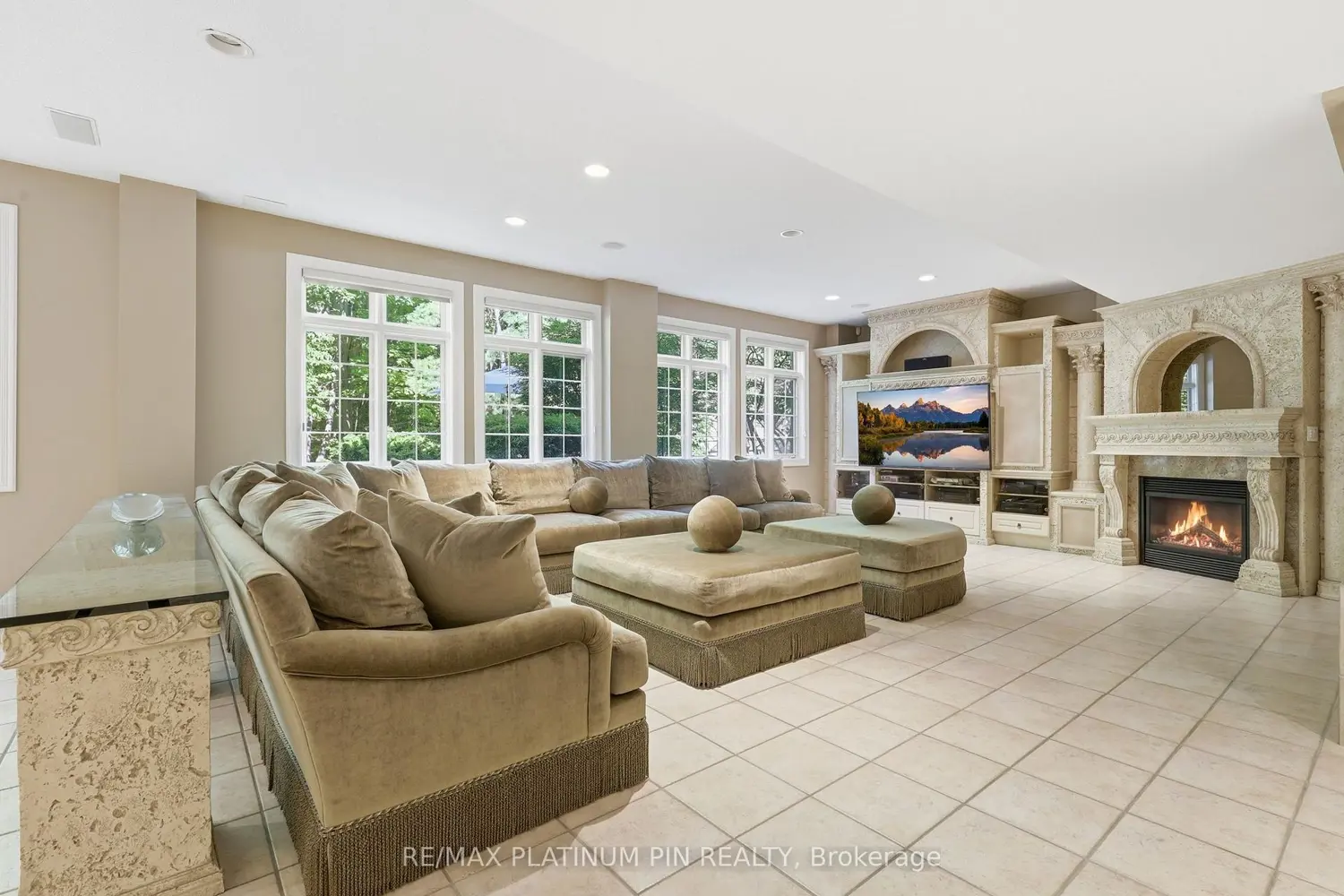 1843 O'neil Court photo 4