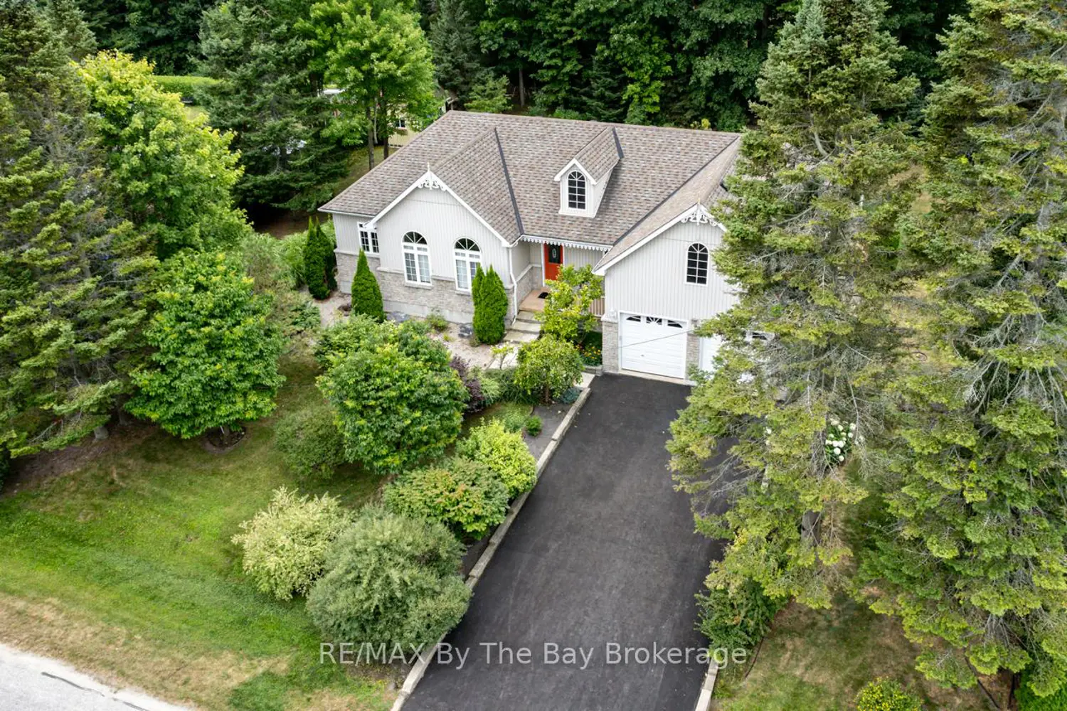 28 Bridlewood Crescent photo 4