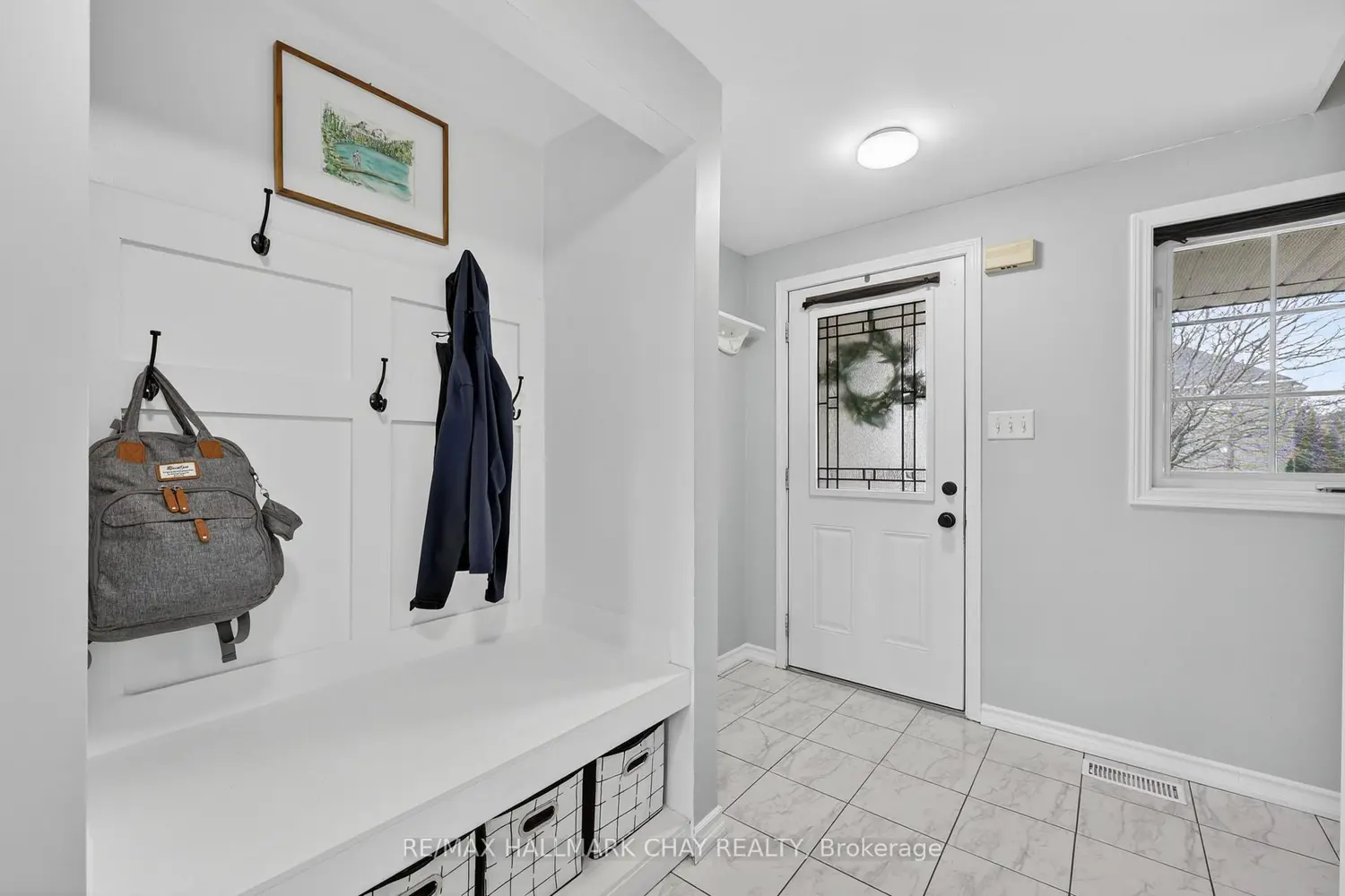 2057 Osbond Road photo 2