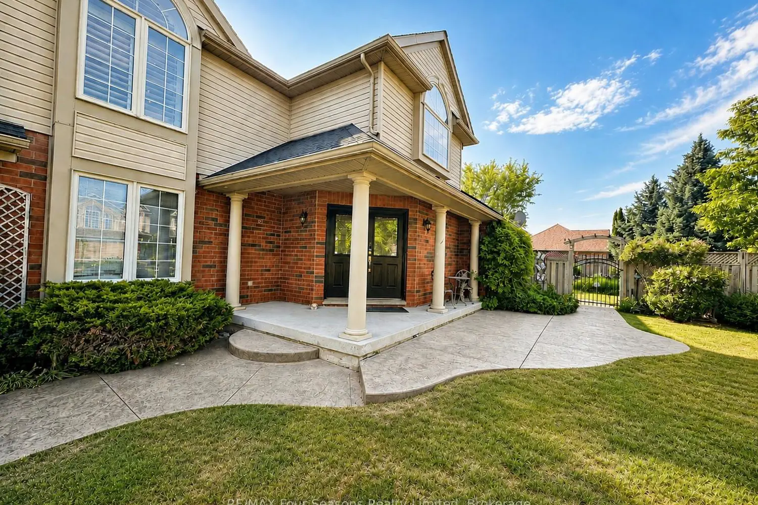 59 Highlands Crescent photo 2