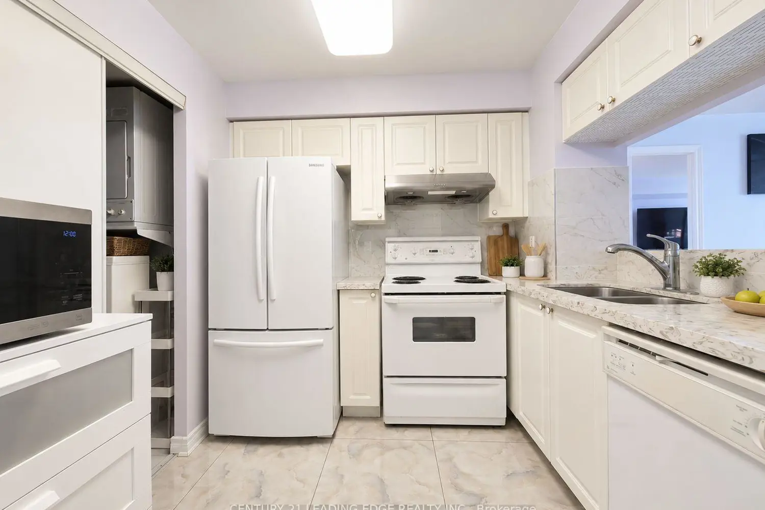 68 Corporate Drive 2721 photo 2