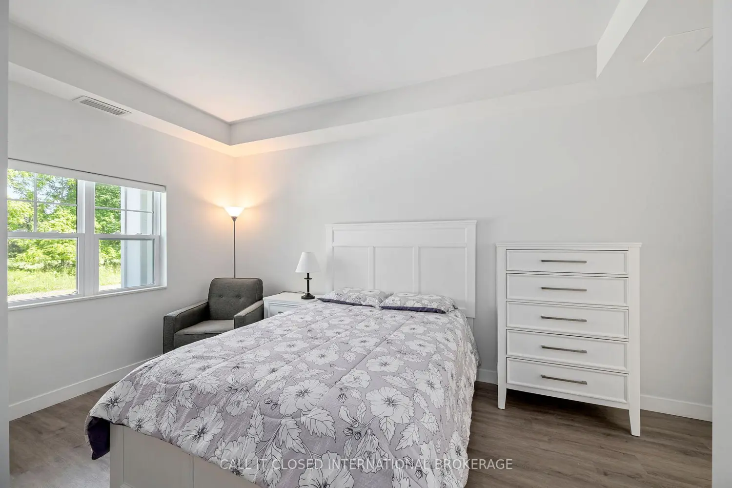 100 The Promenade 111 photo 5