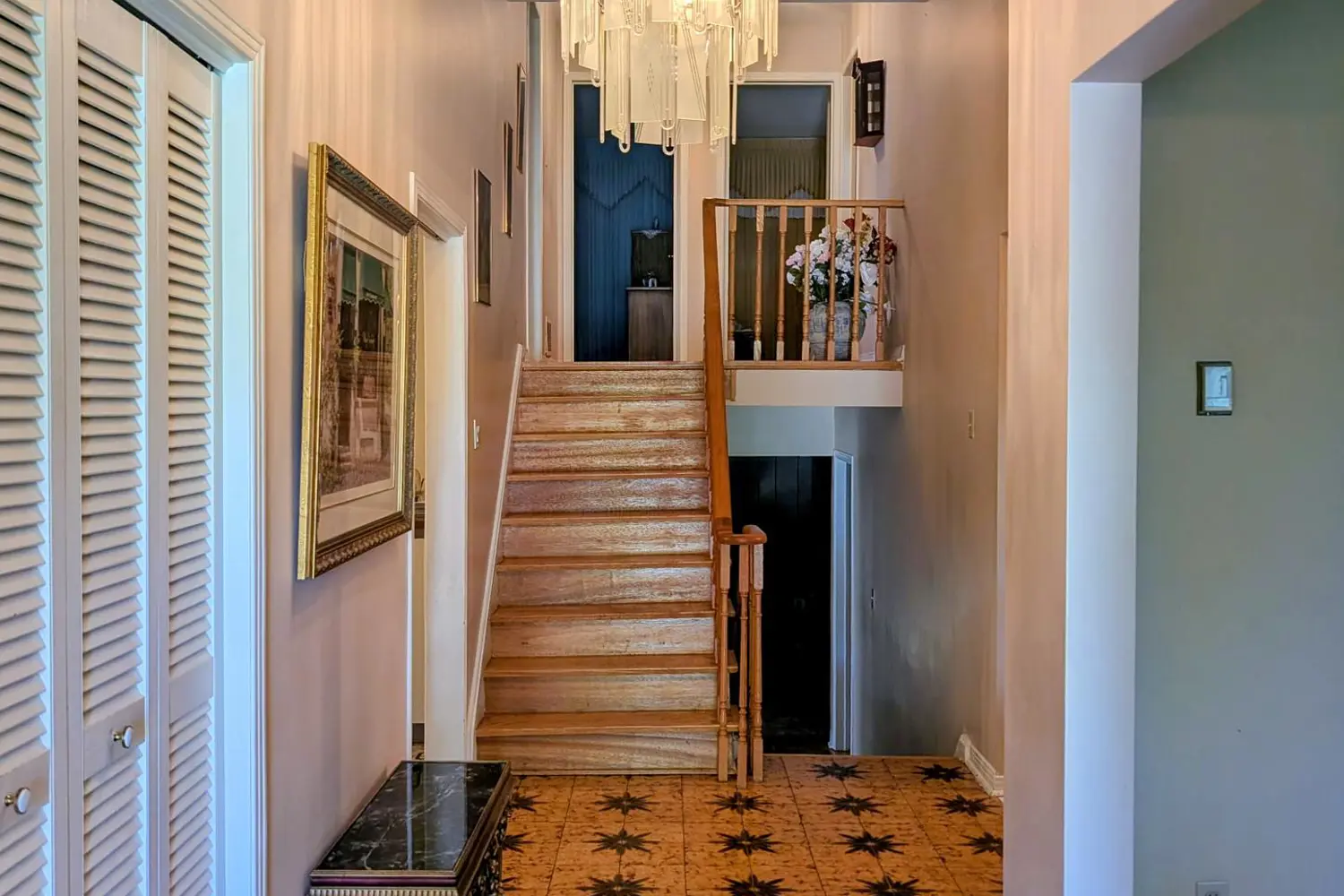 2560 Cynara Road photo 2