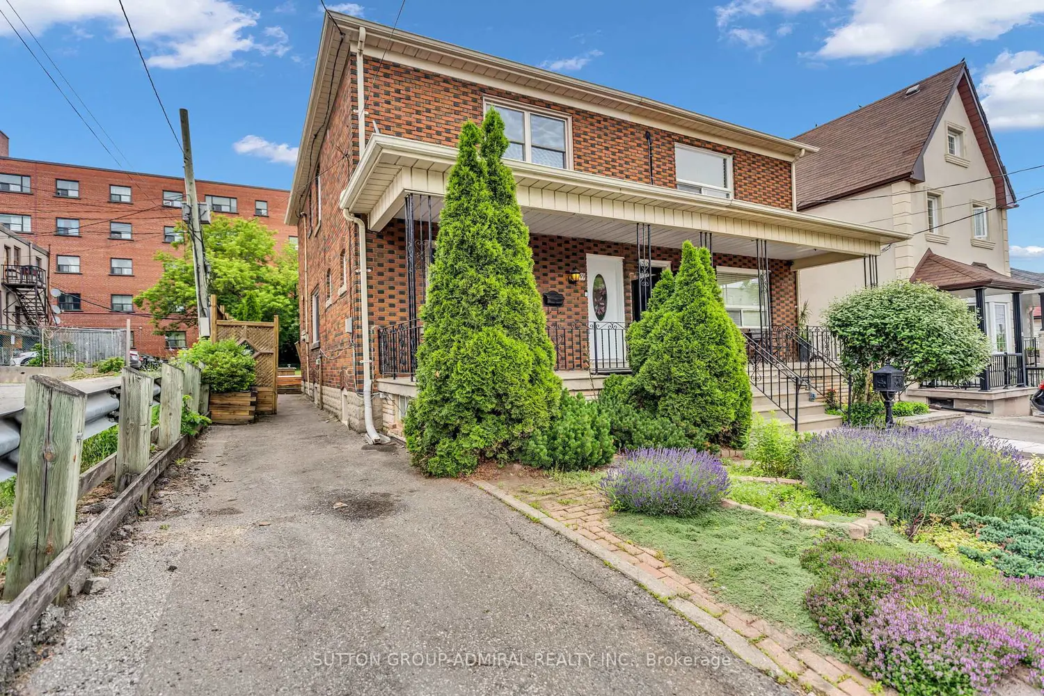 569 Nairn Avenue photo 2