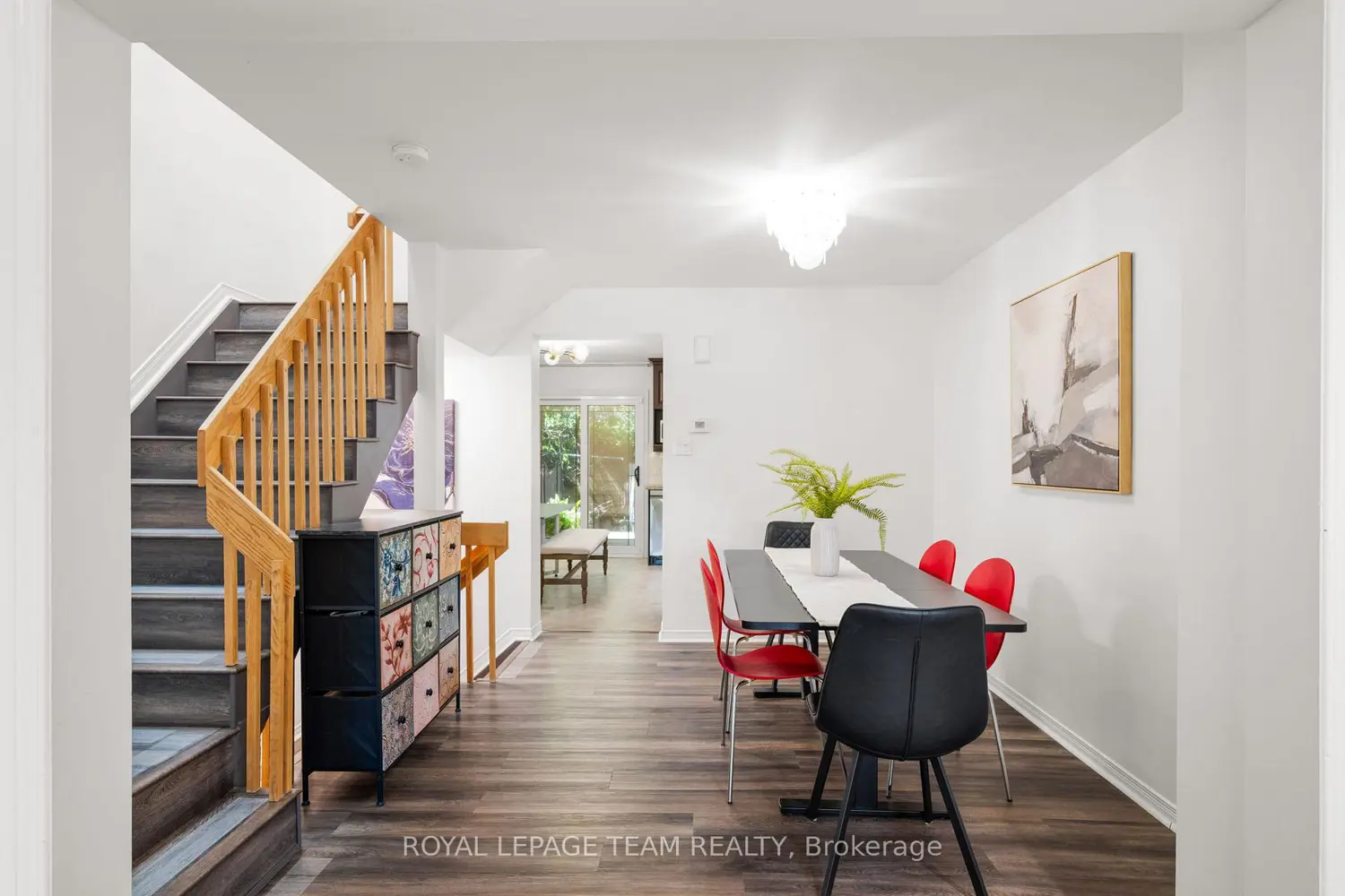 212 Provender Avenue photo 2