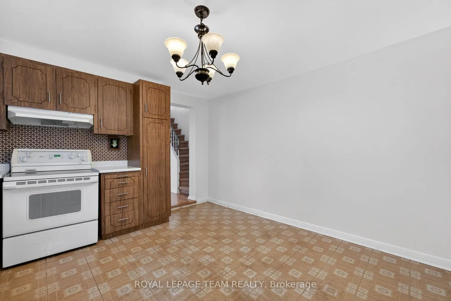 274 Breezehill Avenue photo 5