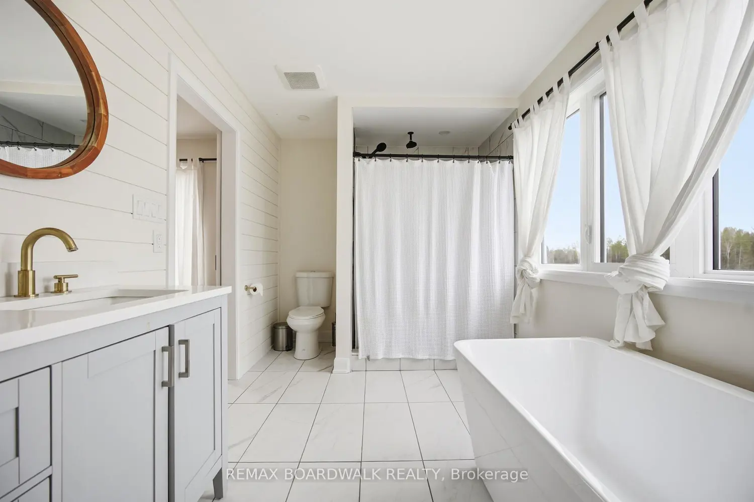 447 Churchill Road photo 2