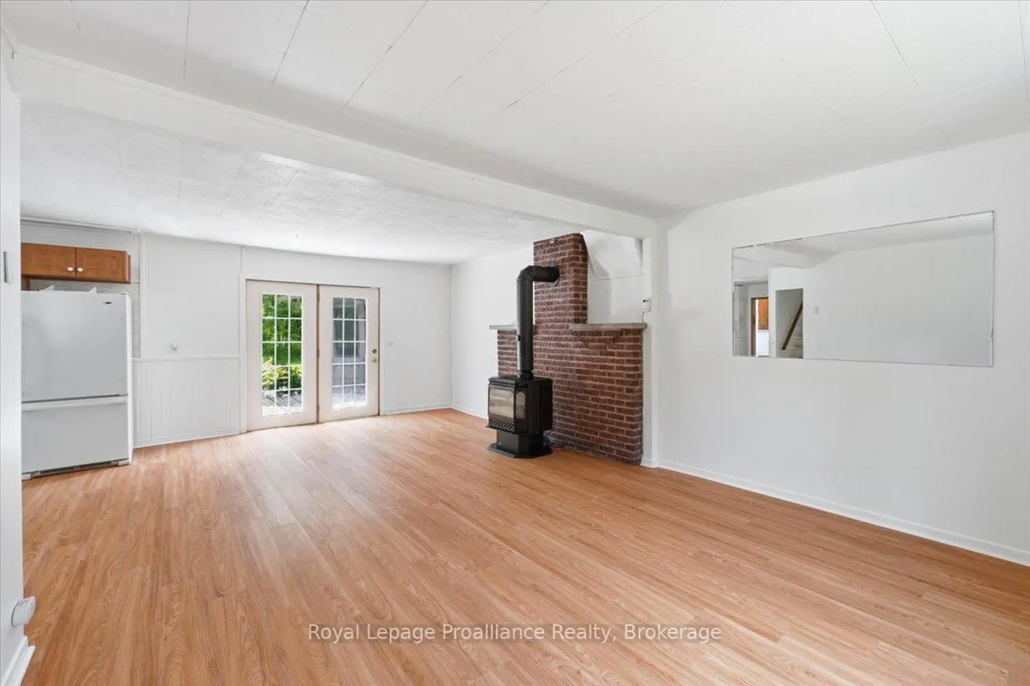 405 Elzevir Road photo 5