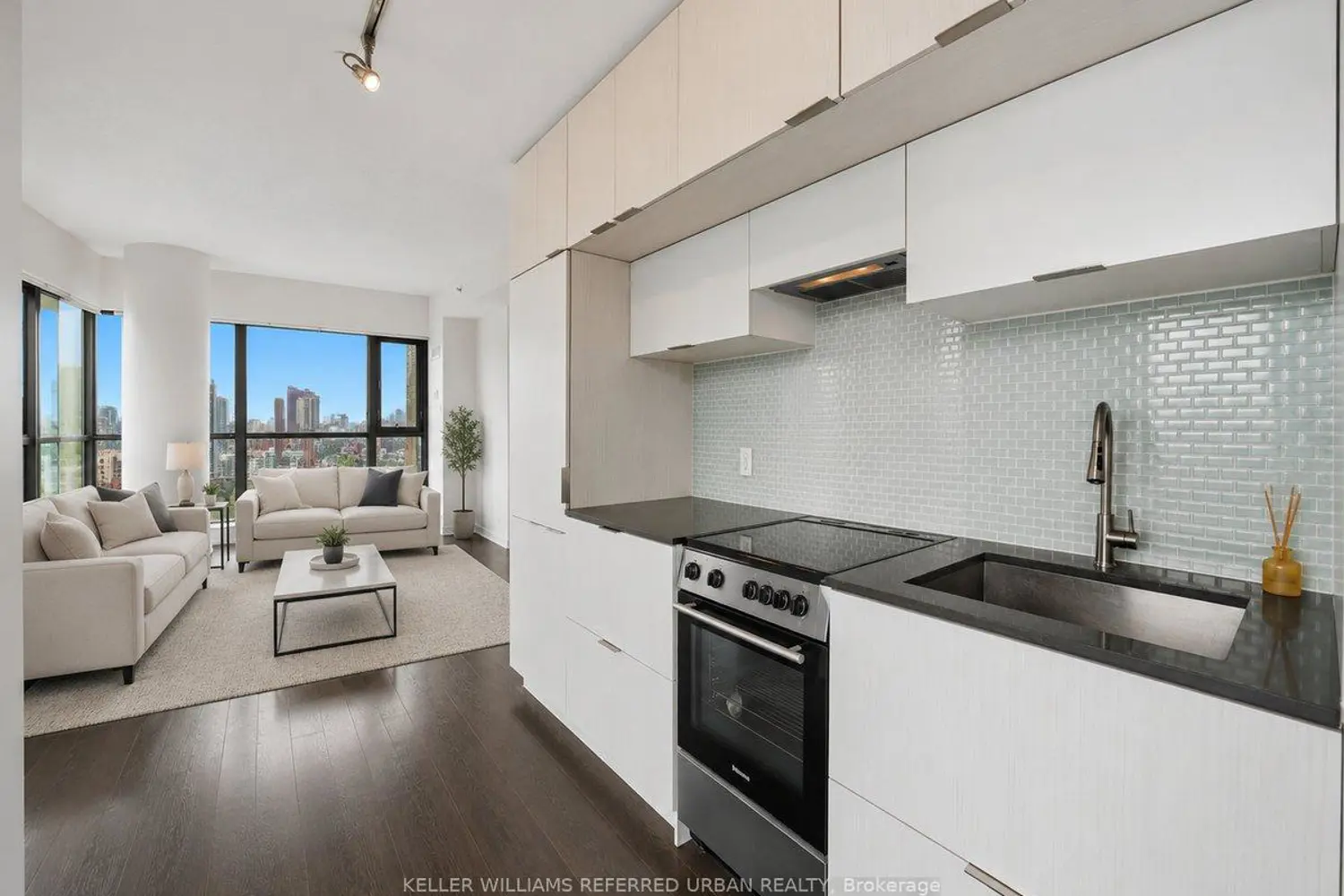159 Dundas Street 2909 photo 5