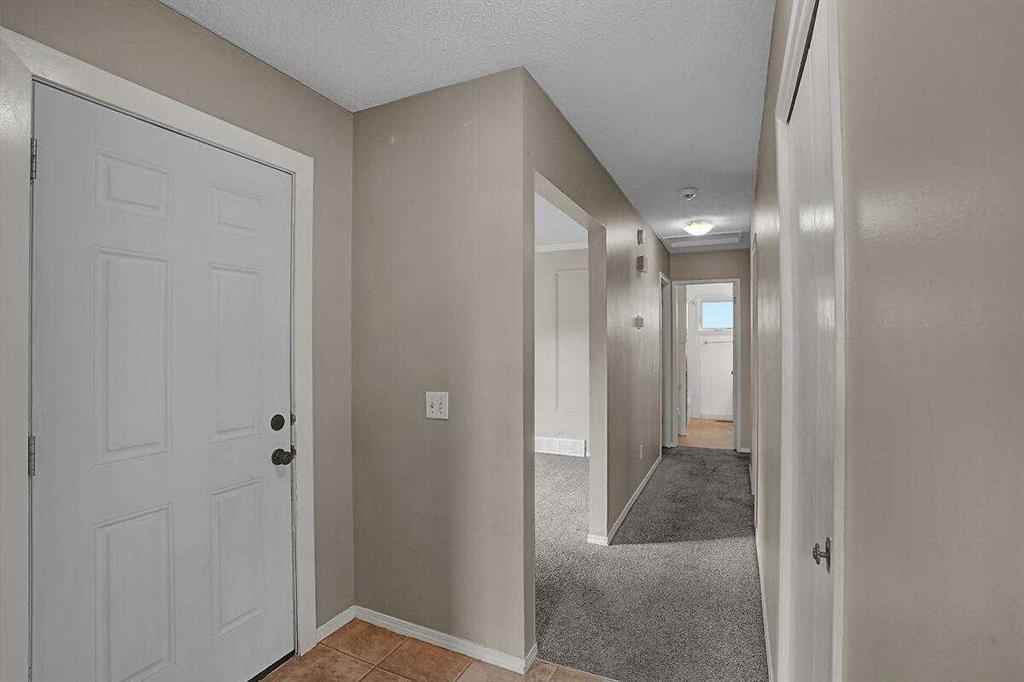 151 Midlawn Close SE, Calgary, AB, T2X 1A7 photo 5