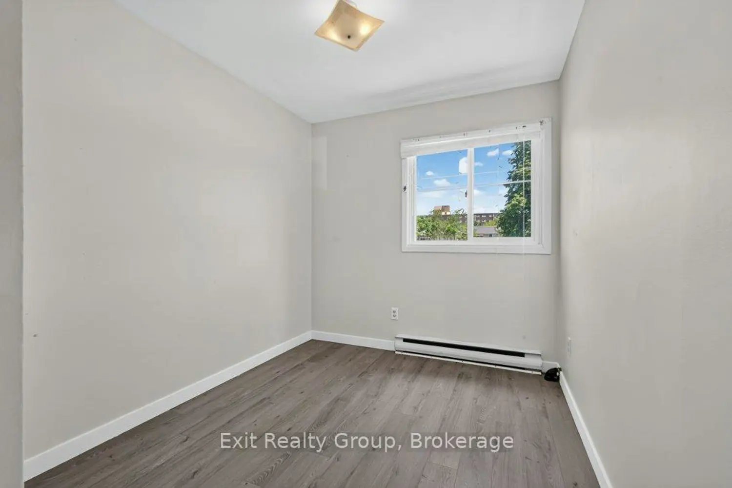 244 Weller Avenue photo 5