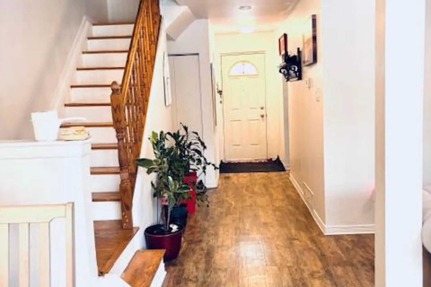 925 Bayly Street 7 photo 4