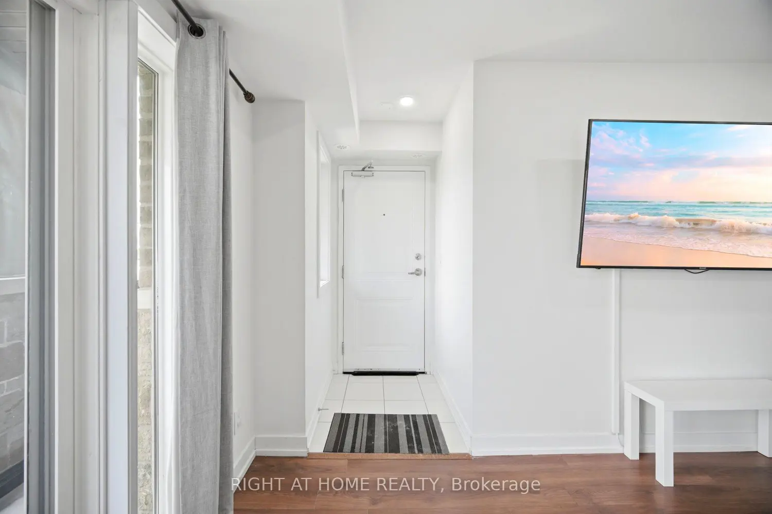 60 Dunsheath Way #702 photo 5