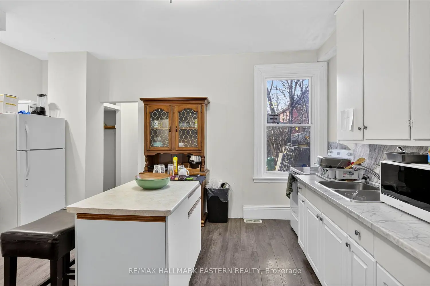 271 Thomas Street photo 3