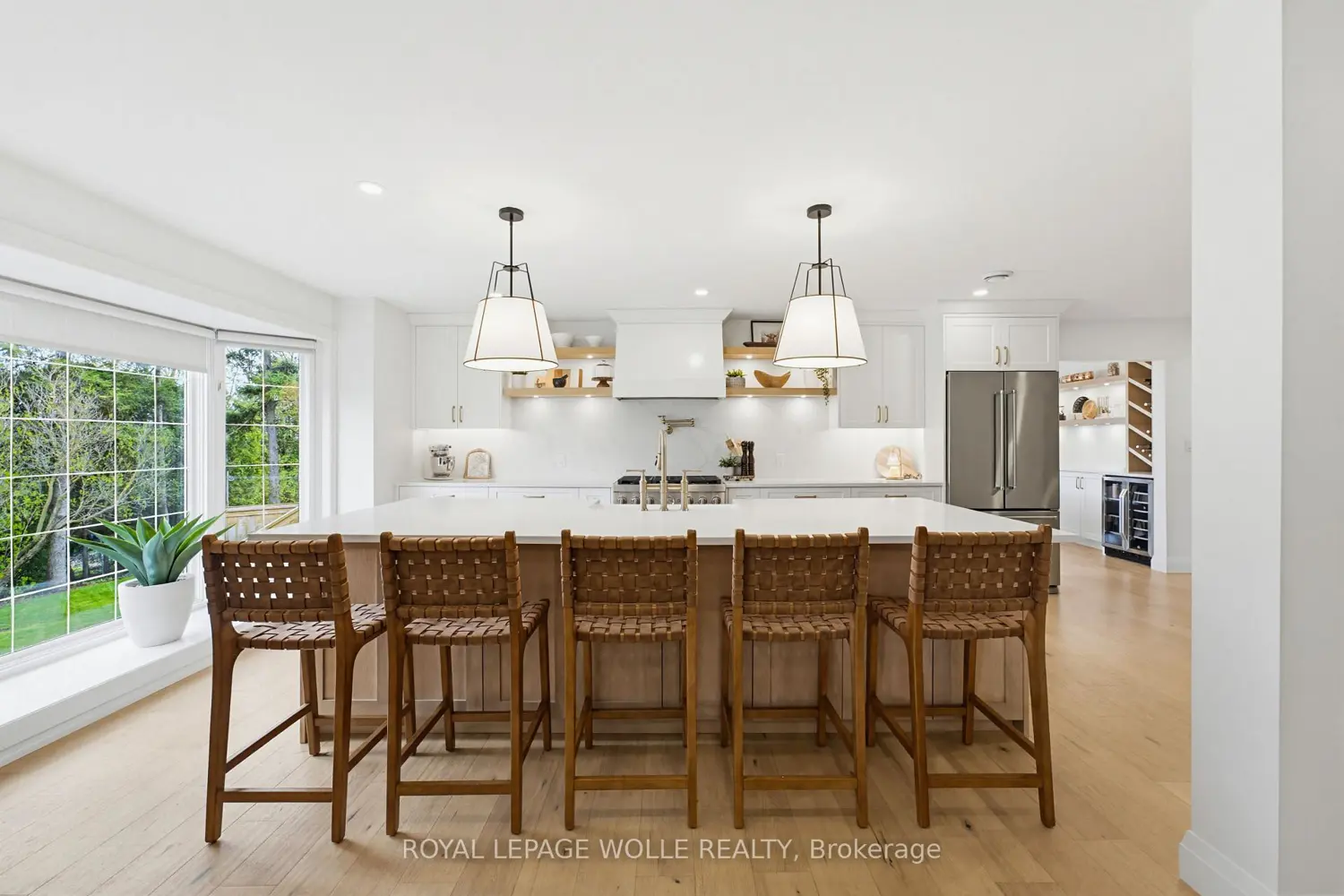 3623 Nafziger Road photo 5