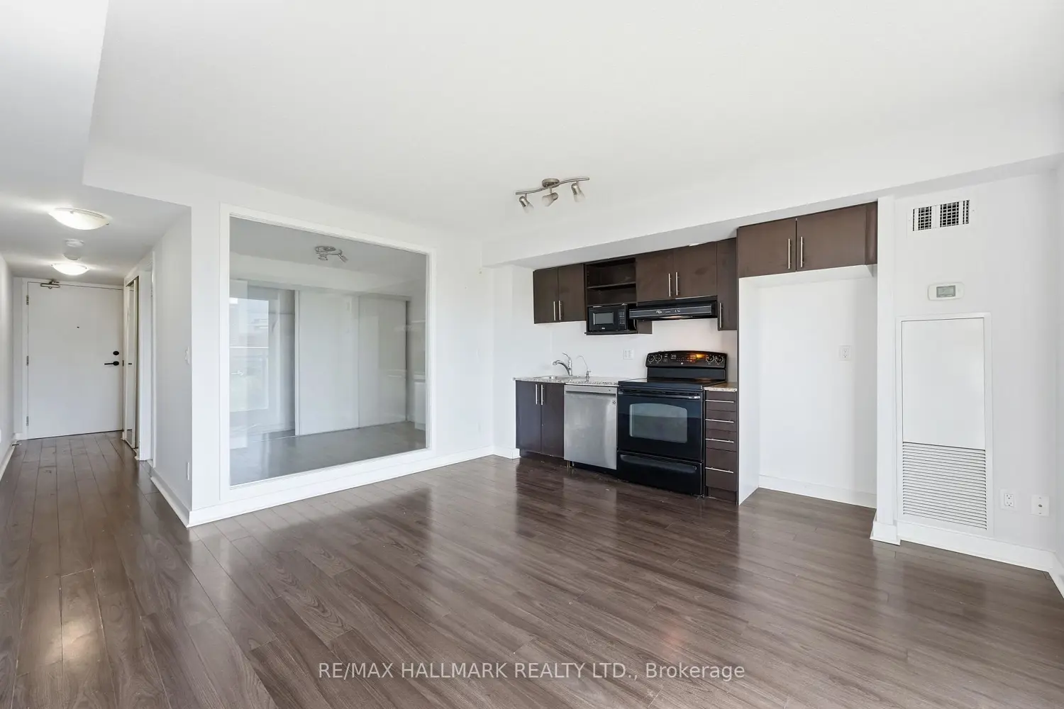 120 Dallimore Circle 417 photo 5