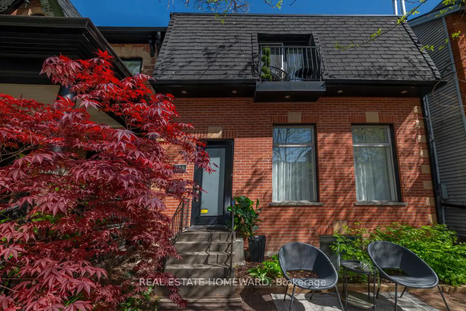 136 Spruce Street photo 2