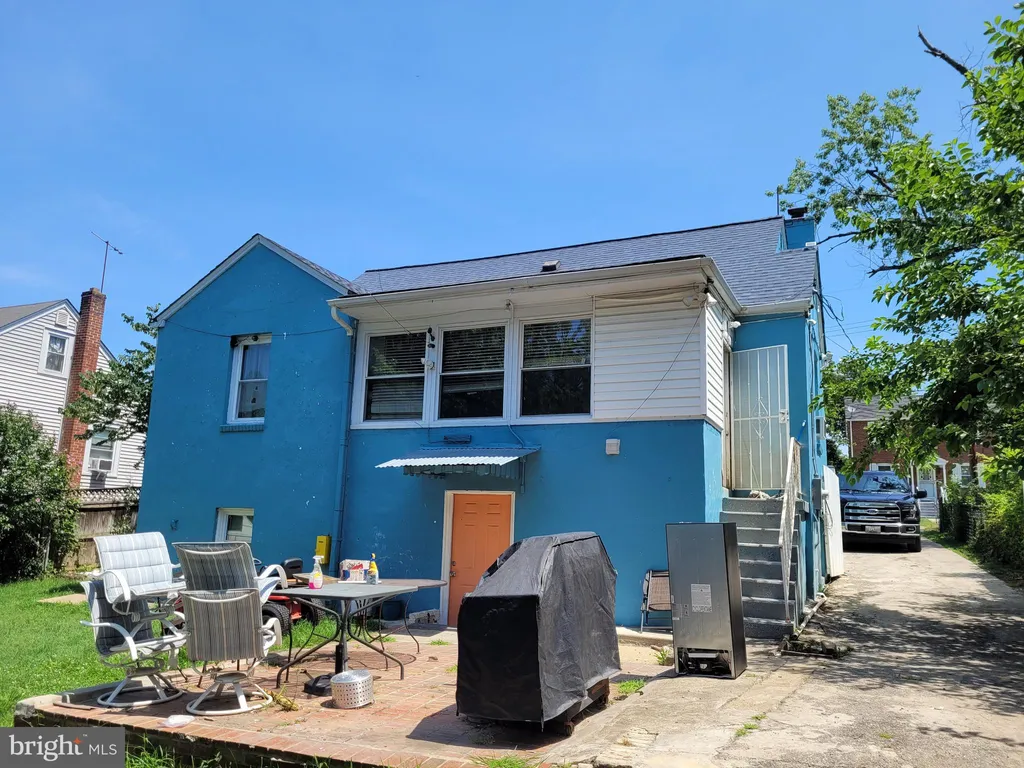 110 Iroquois Way, Oxon Hill, MD 20745