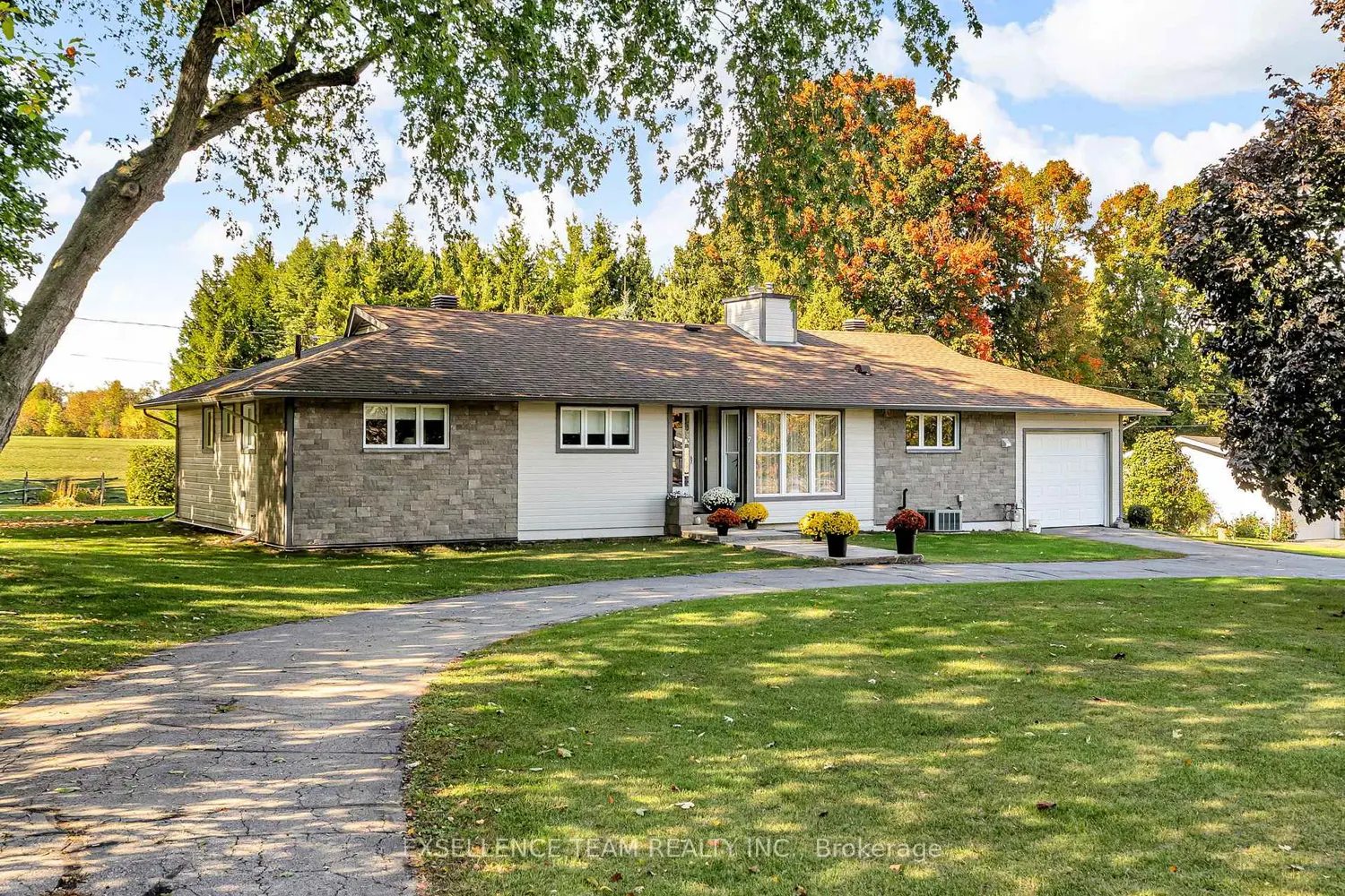 7 Hillview Circle