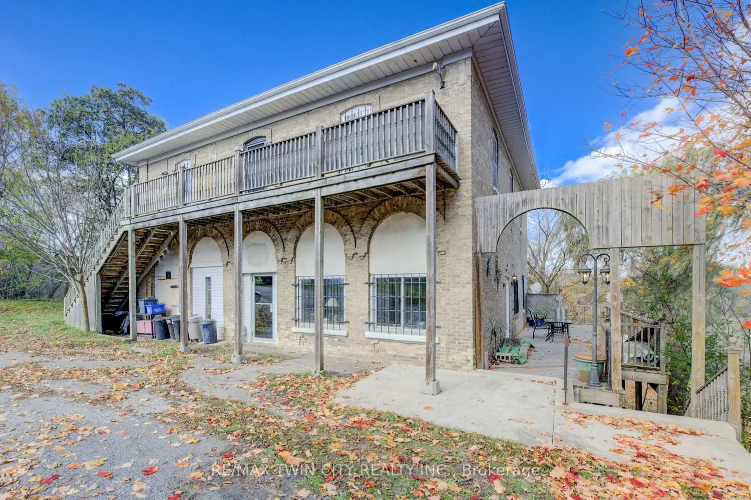 3506 Huron Road photo 3
