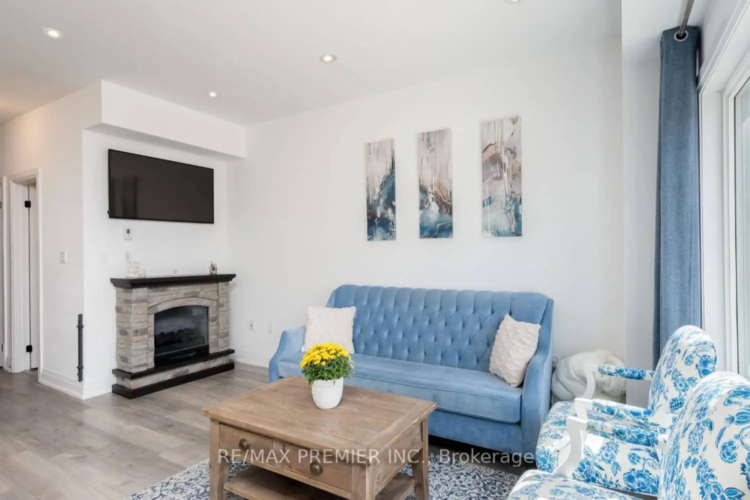 15 Haven Lane photo 2