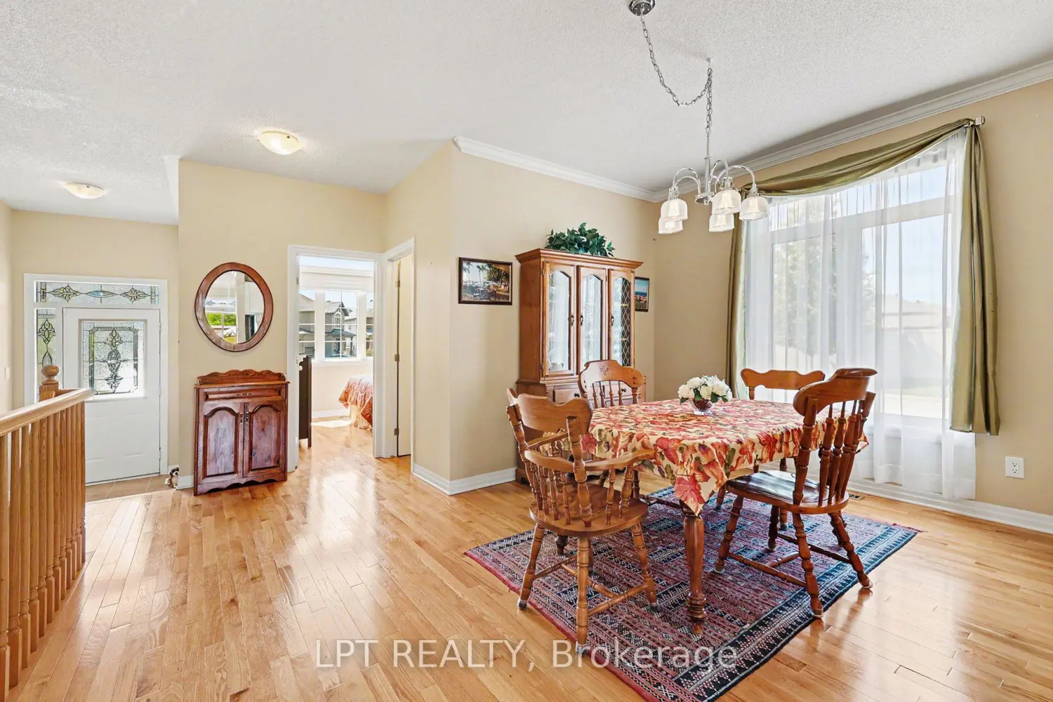 392 Bamburgh Way photo 5