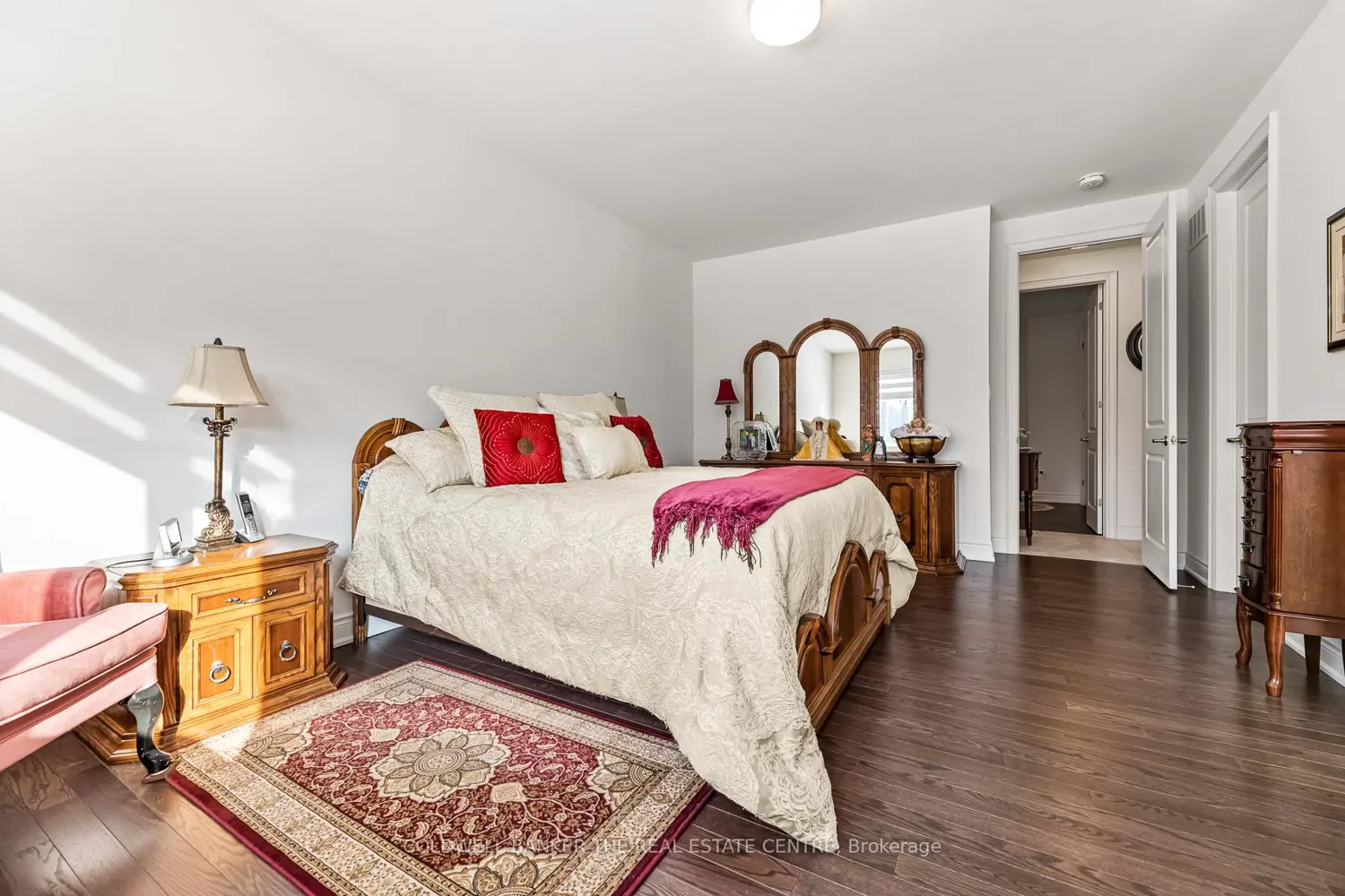 28 Bellflower Crescent photo 4