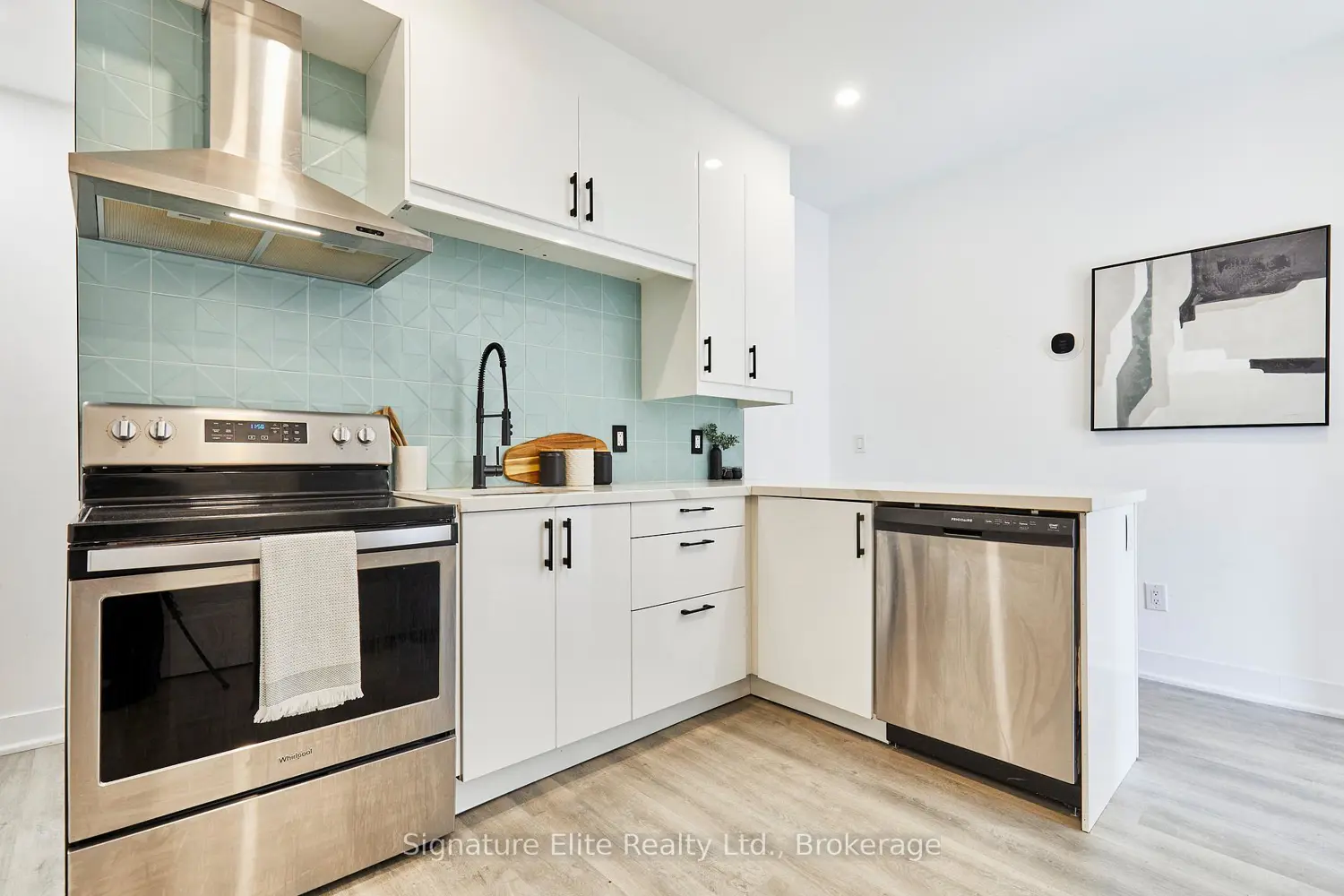 154 Mulock Avenue photo 2