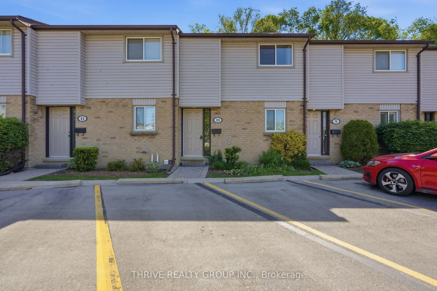 215 Commissioners Road 10