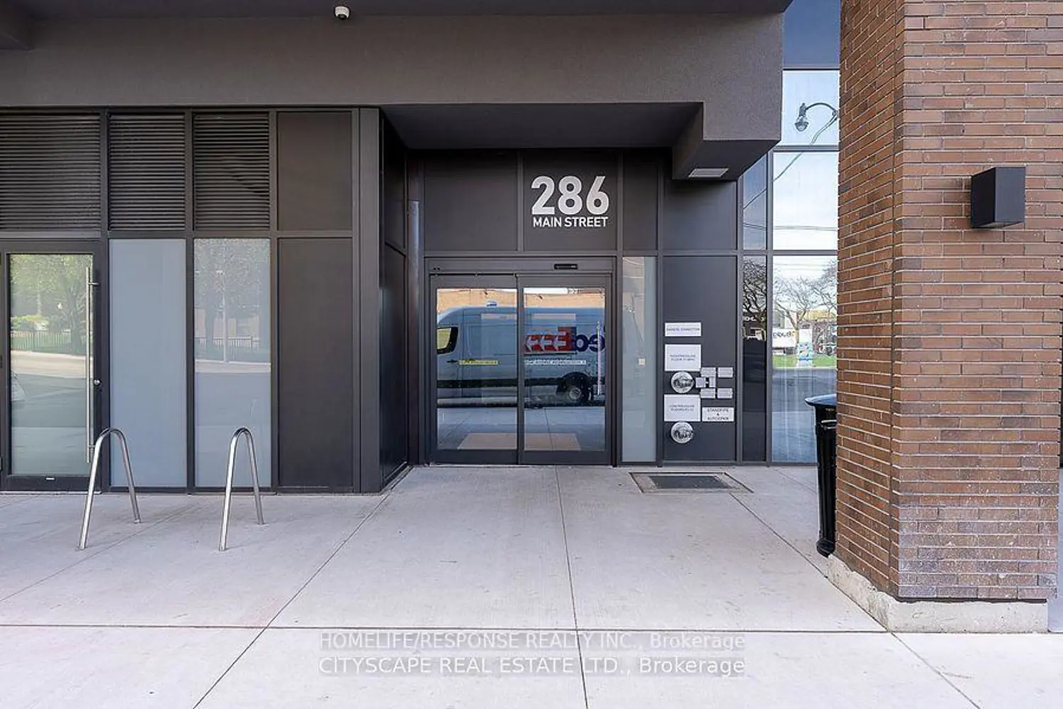 286 Main Street 2106 photo 2