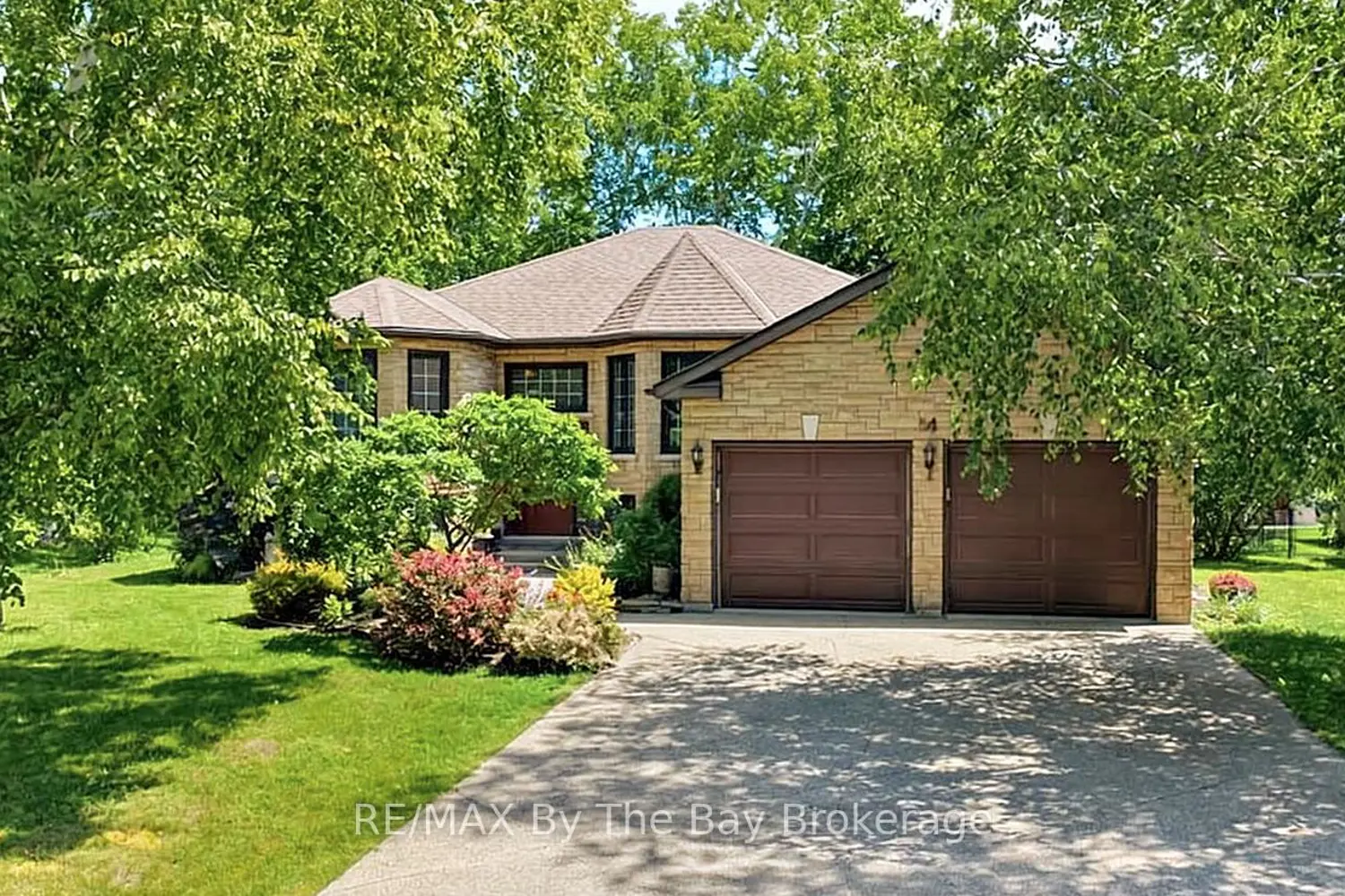 54 Fairway Crescent