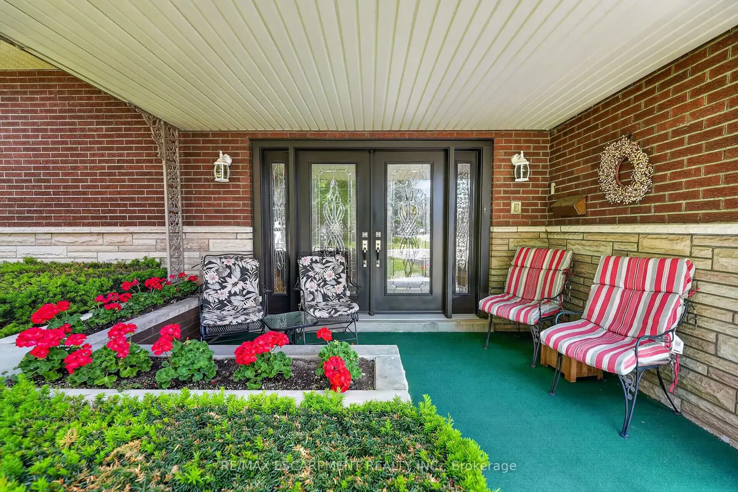 99 Elmhurst Drive photo 3