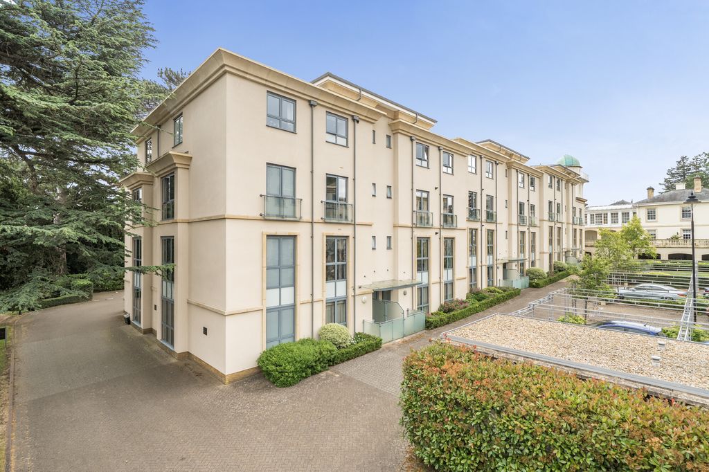 3 bed flat for saleHumphris Place, Cheltenham GL53