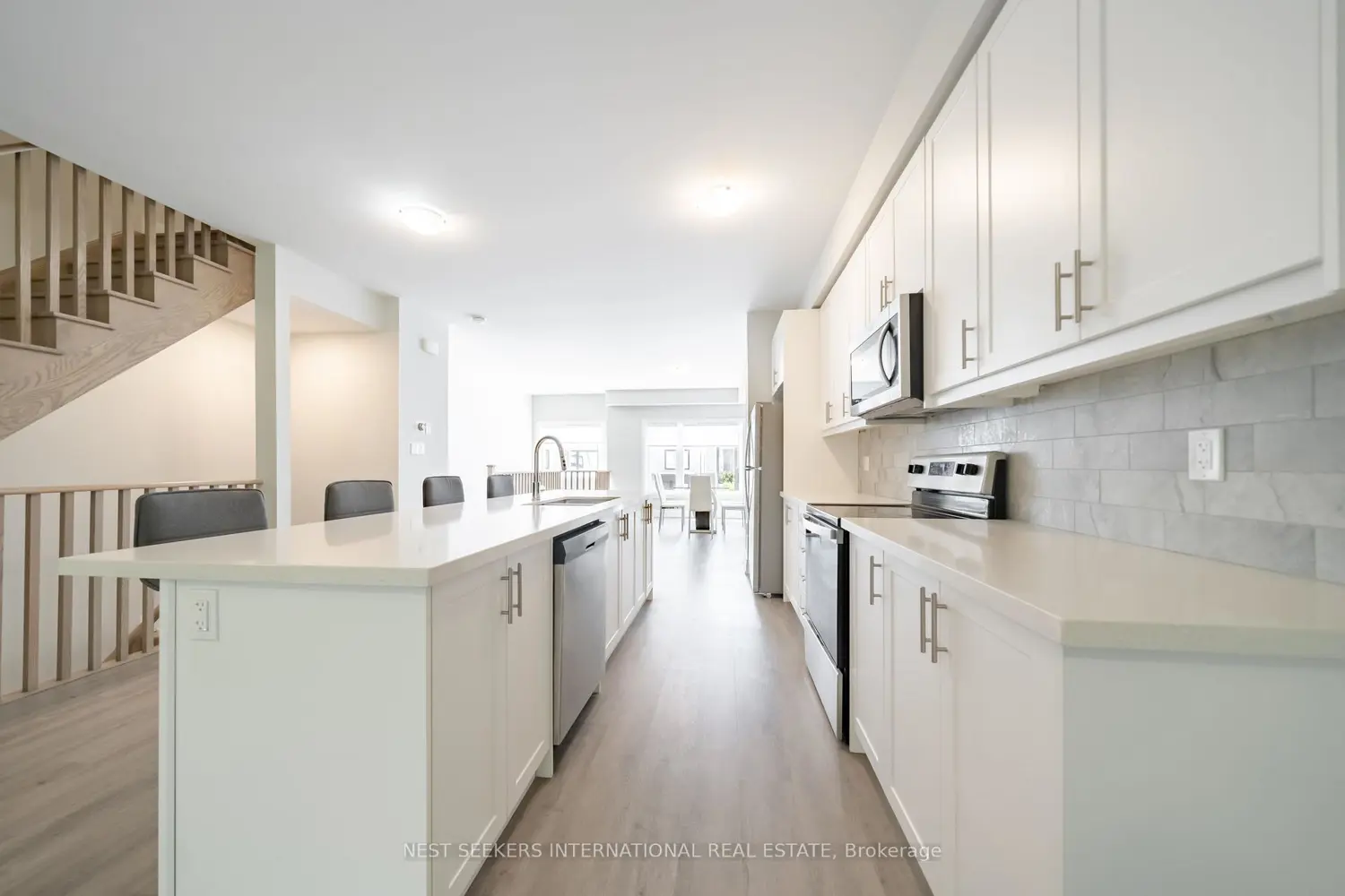 1486 Purchase Place photo 3