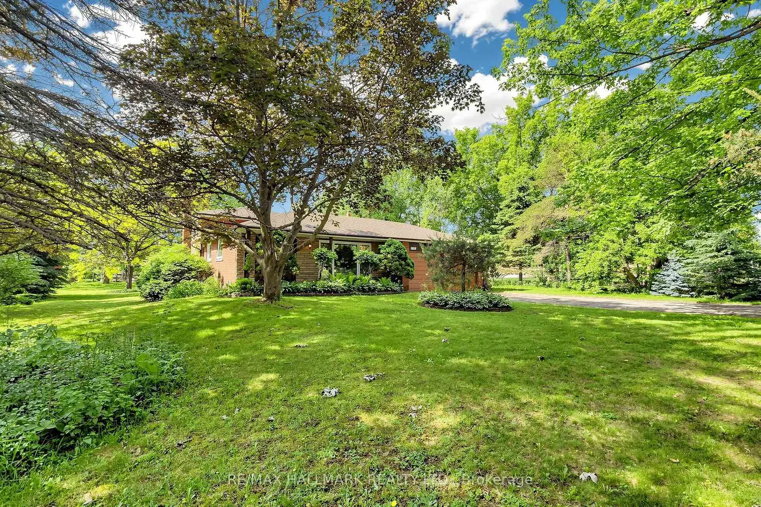 5193 Aurora Road photo 2