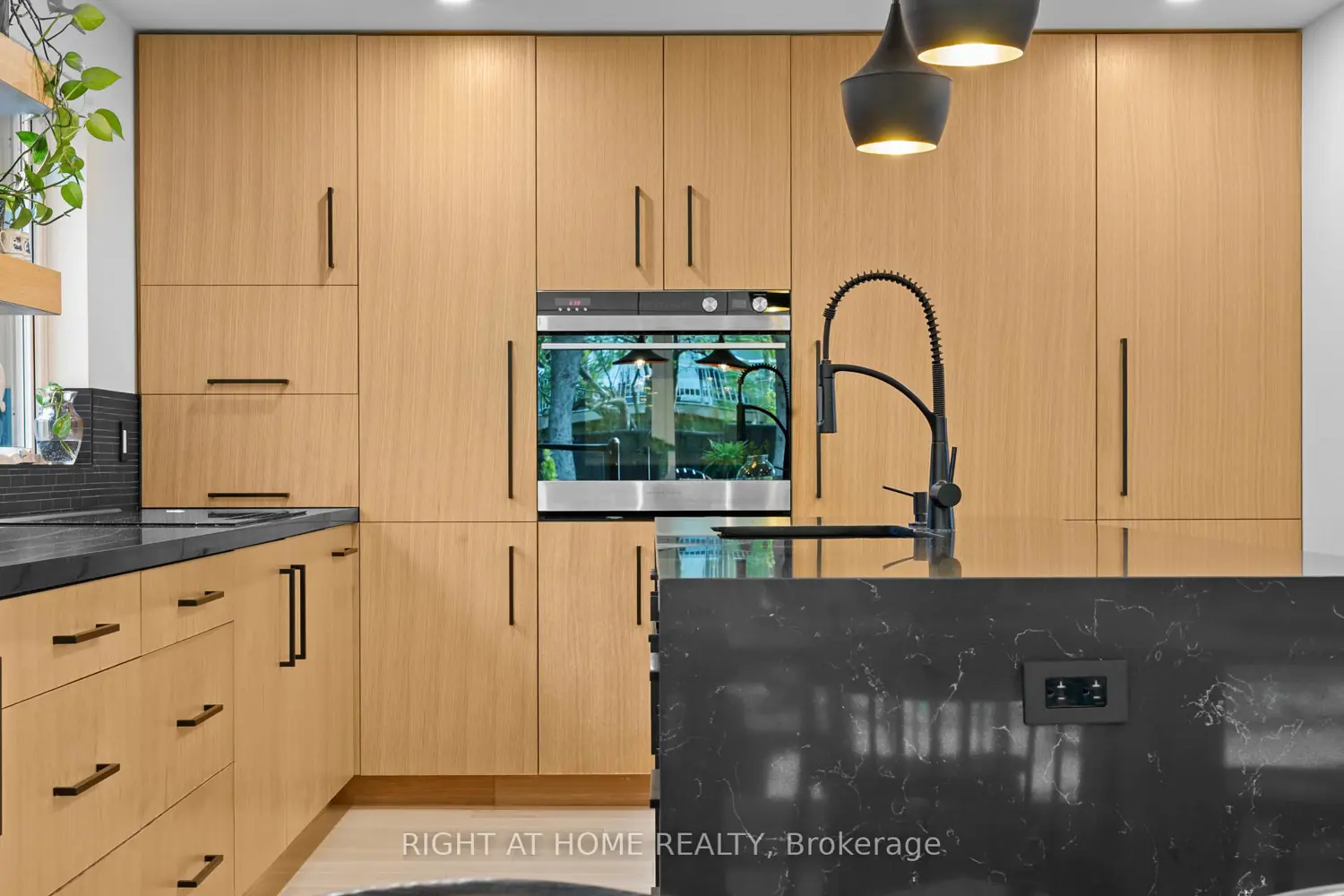 10 Wingrove Hill photo 5