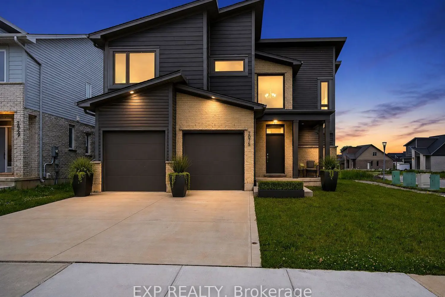 2075 Evans Boulevard photo 2