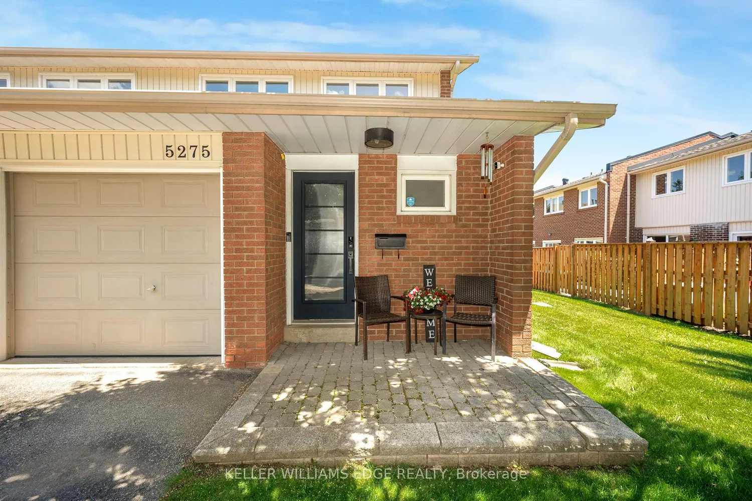 5275 Banting Court photo 2